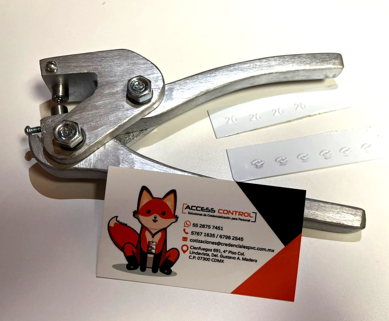 PINZAS PARA RESELLAR CREDENCIALES